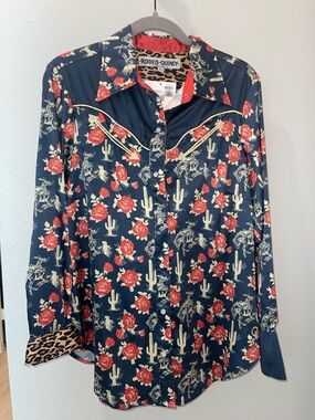 Western pearl snap women’s shirt